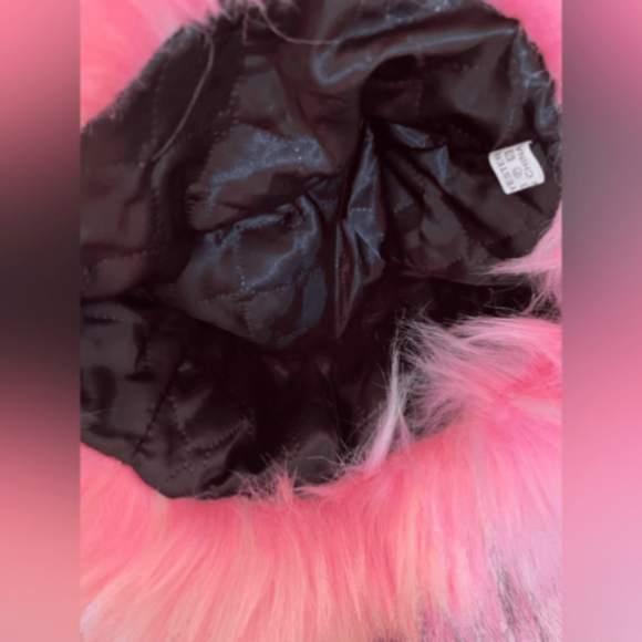 Faux fur Hat with matching Heart Bag - Picture 13 of 17